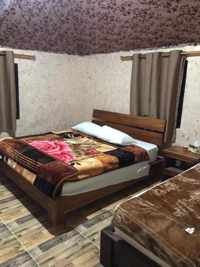Wadi Rum Quiet Village Camp ภายนอก รูปภาพ